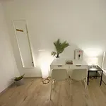 Appartement 1 Bedroom Apartments, 18 Minutes To The Center, Smart Tv