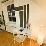1 Bedroom Apartments, 18 Minutes To The Center, Smart Tv Appartamento *